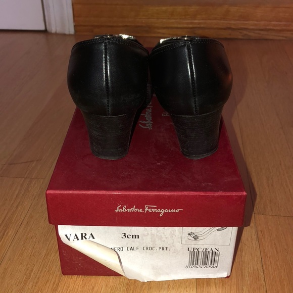 Salvatore Ferragamo Vara Heels - Picture 2 of 5